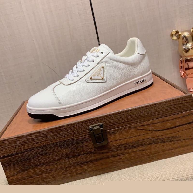 Pra*a casual shoes